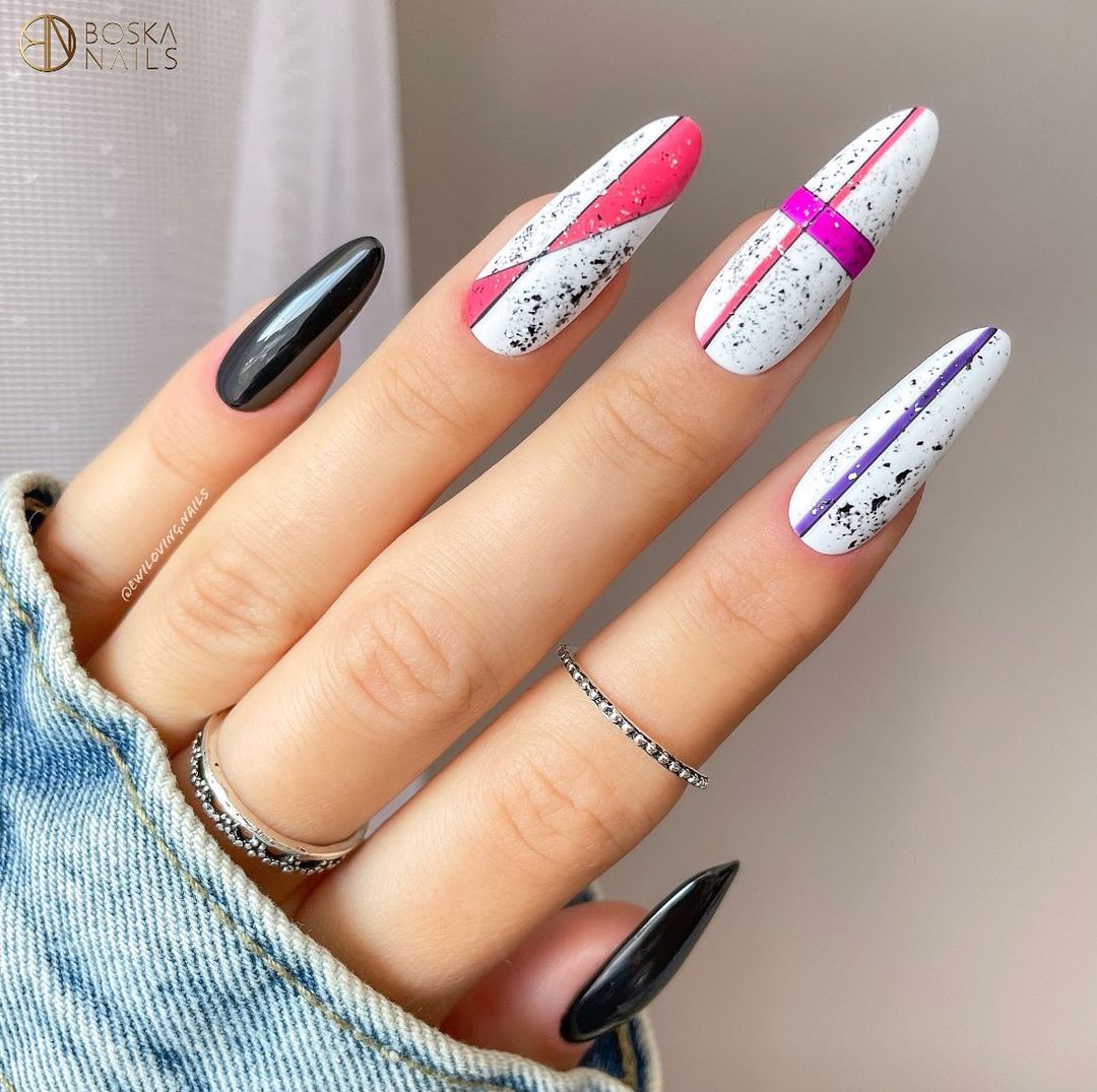 Unhas decoradas com listras