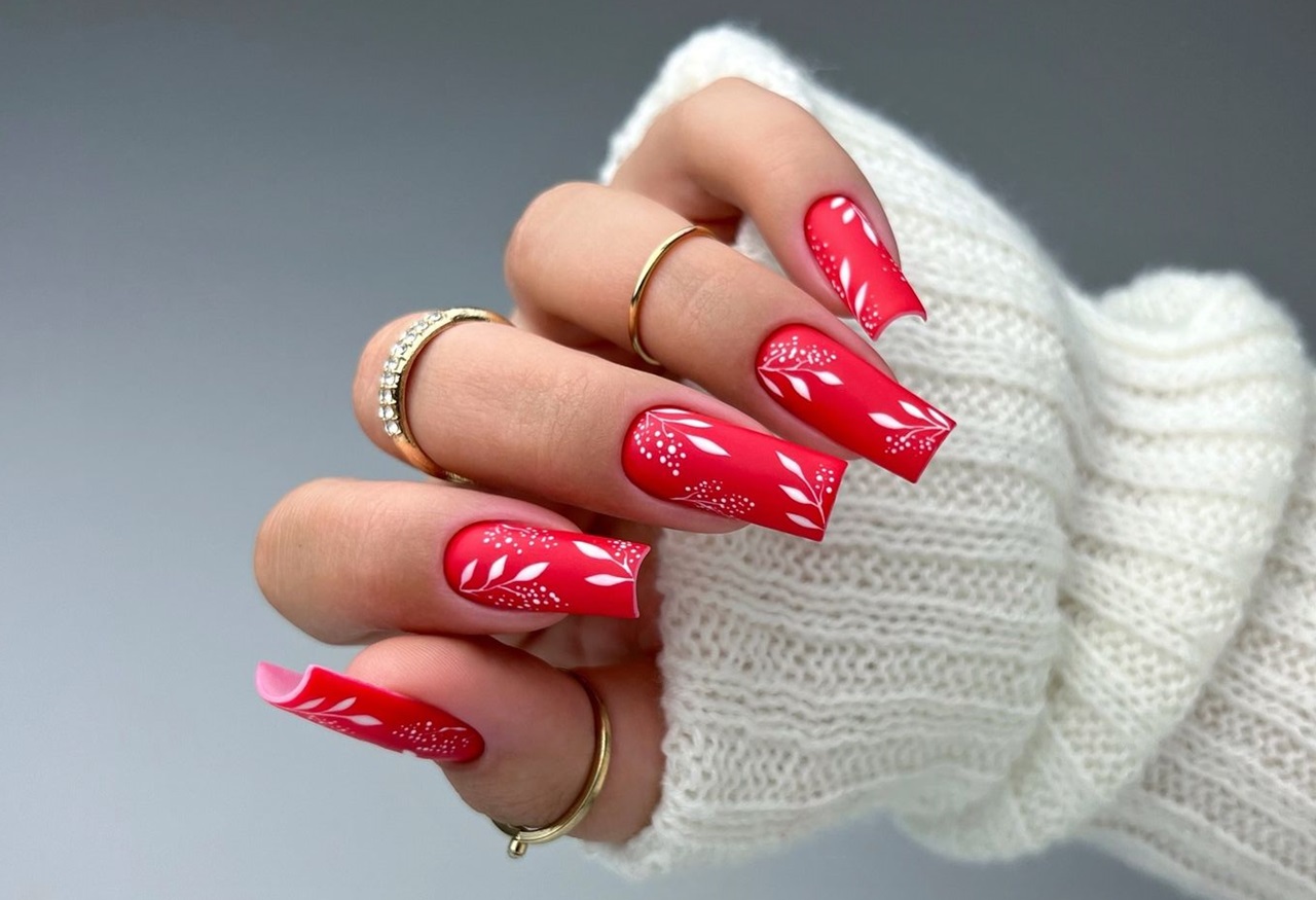 Tons de vermelho: Veja diferentes ideias para Unhas Decoradas