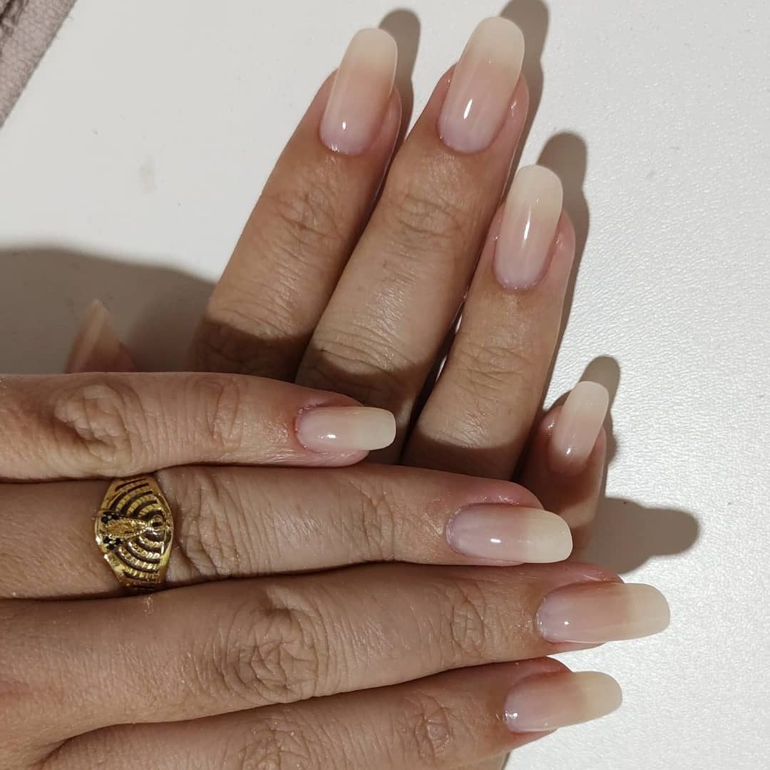 Unhas redondas longas 