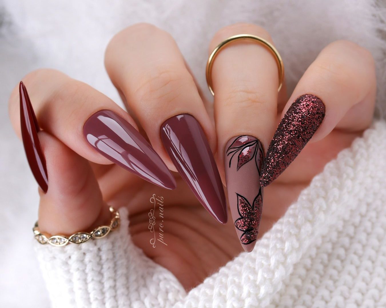 Unhas cor de café 