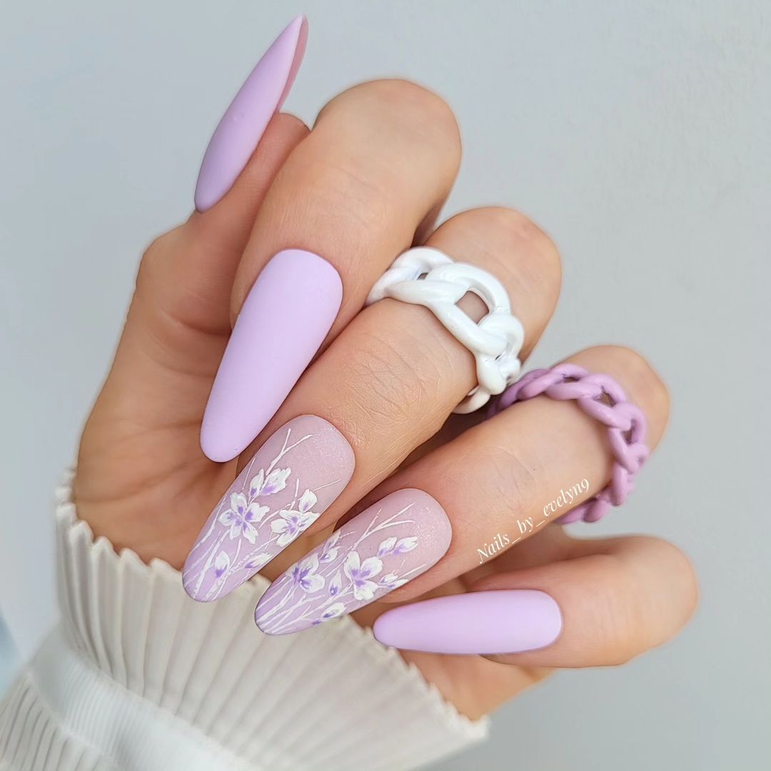 Unhas decoradas para mulheres de + 50 anos 