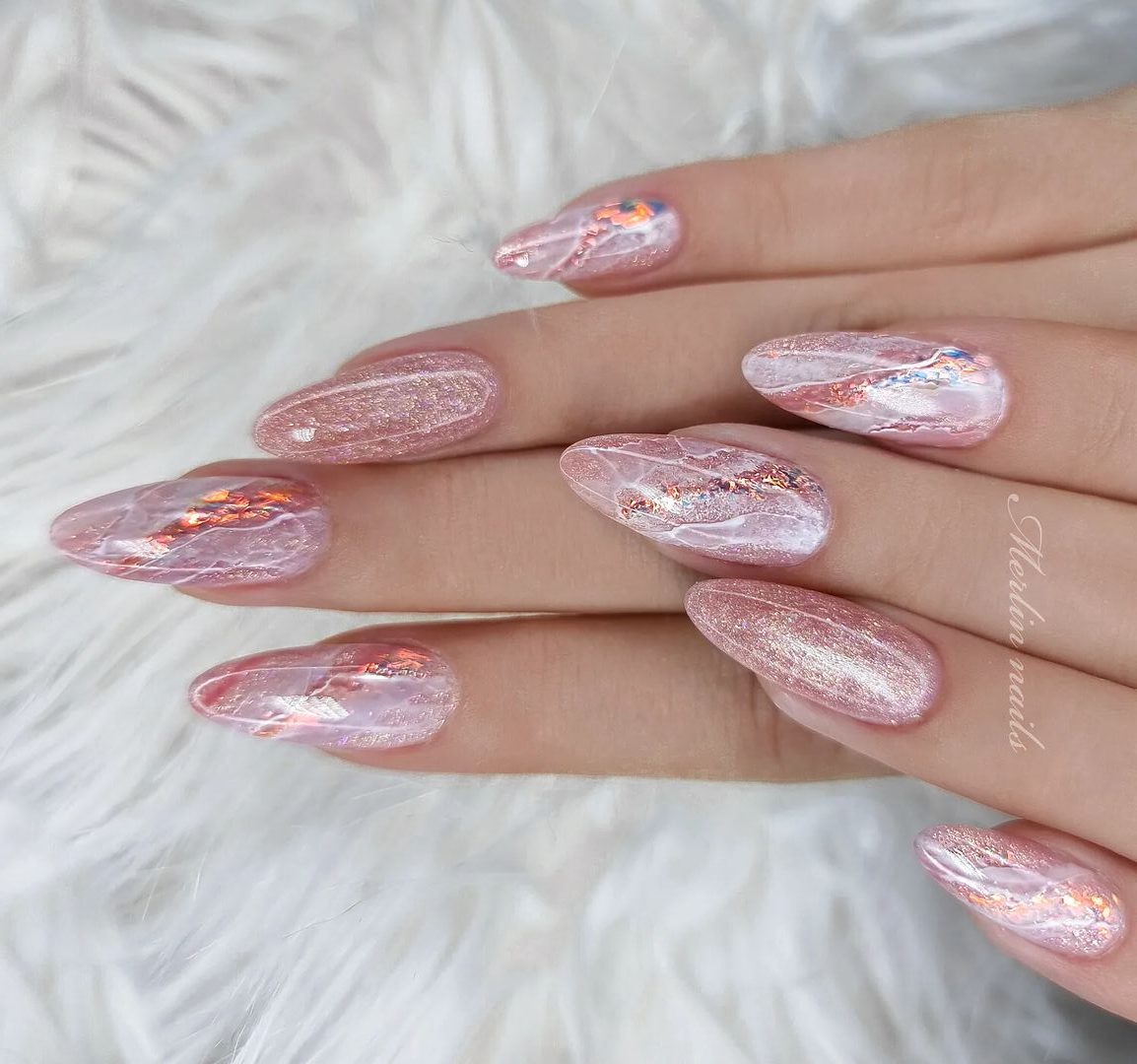 Unhas com efeito holográfico 