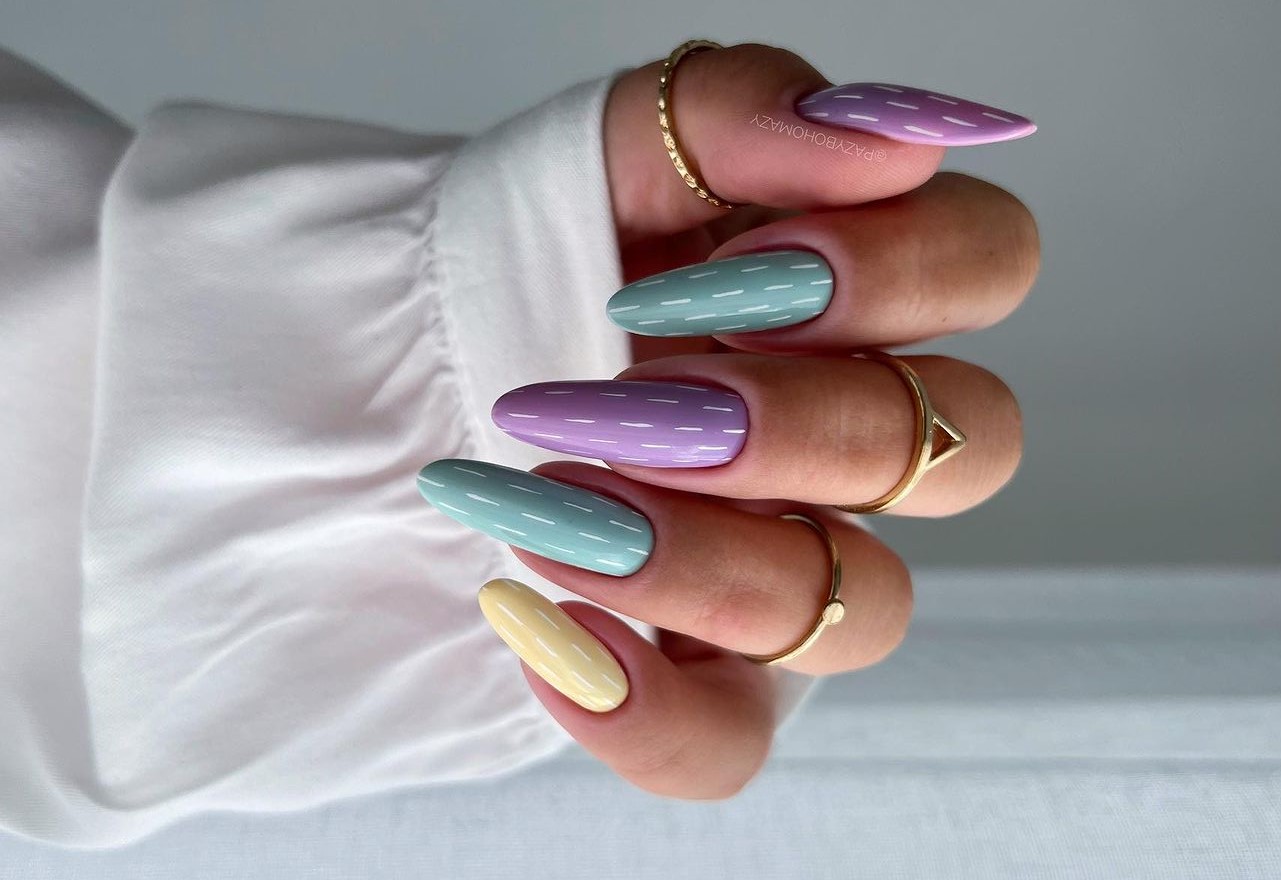 Unhas com três cores: Opções e como fazer