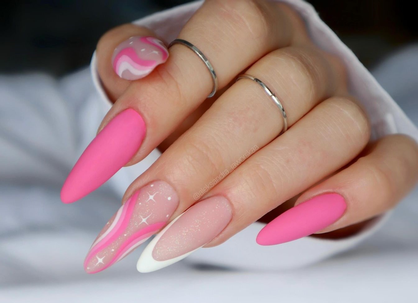 Unhas decoradas para mulheres de + 50 anos 