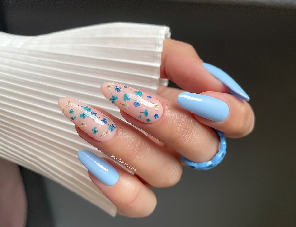 Unhas decoradas para mulheres de + 50 anos 