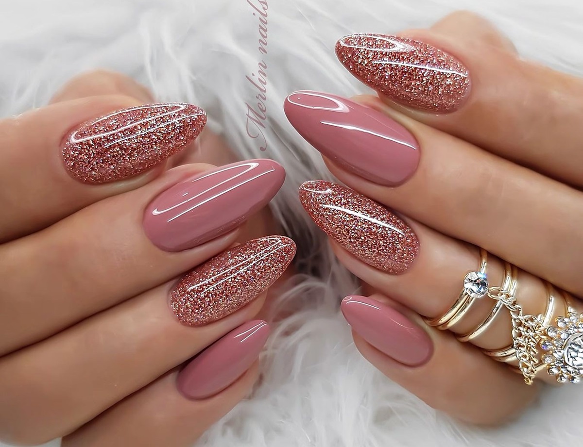 Unhas decoradas para mulheres de + 50 anos 