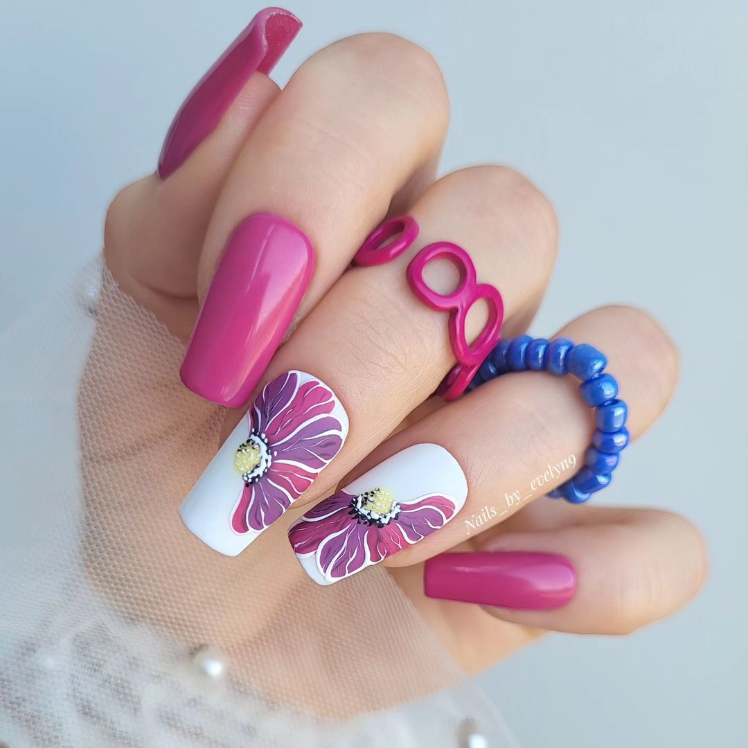 Unhas decoradas para mulheres de + 50 anos 