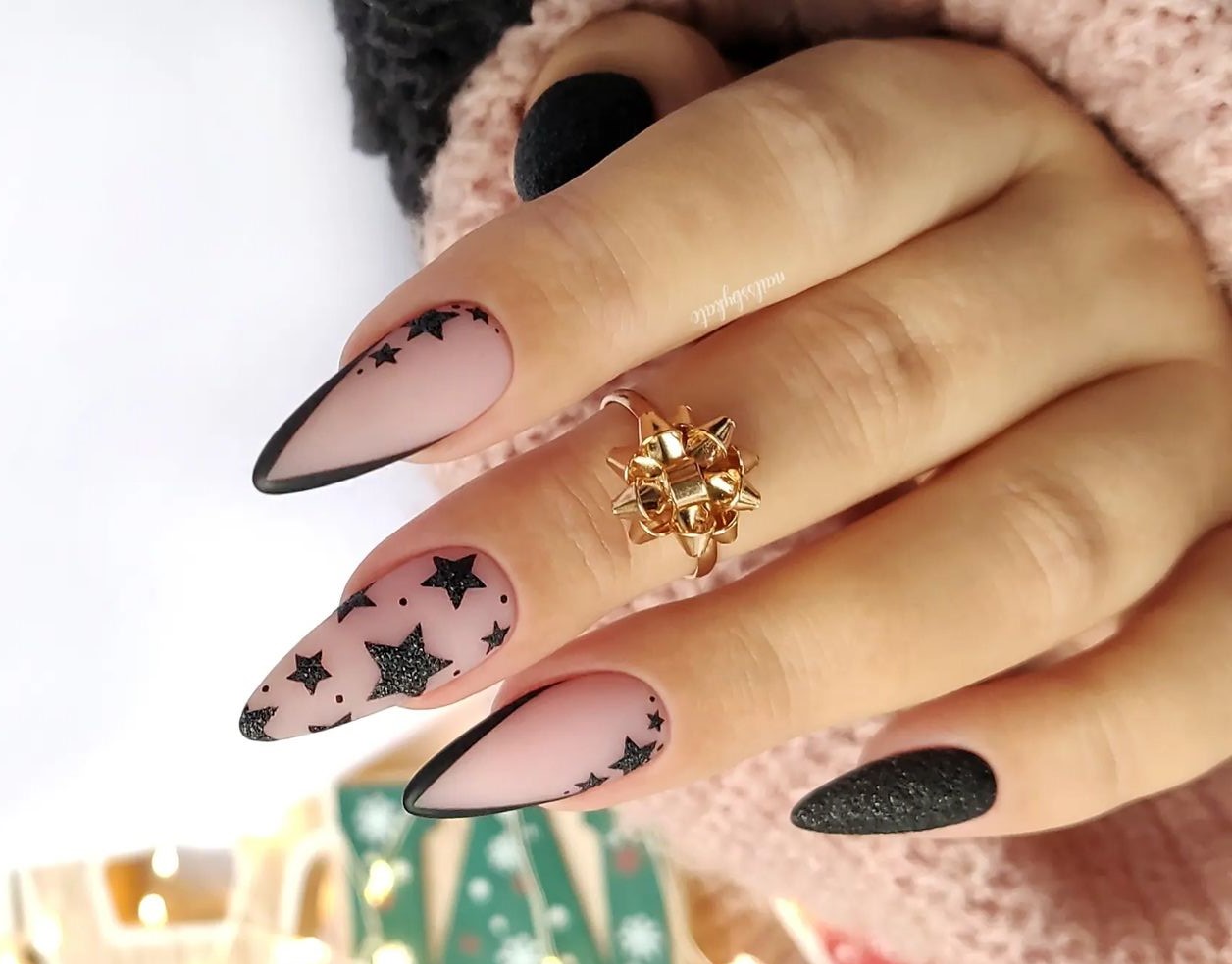 Unhas decoradas para mulheres de + 50 anos 