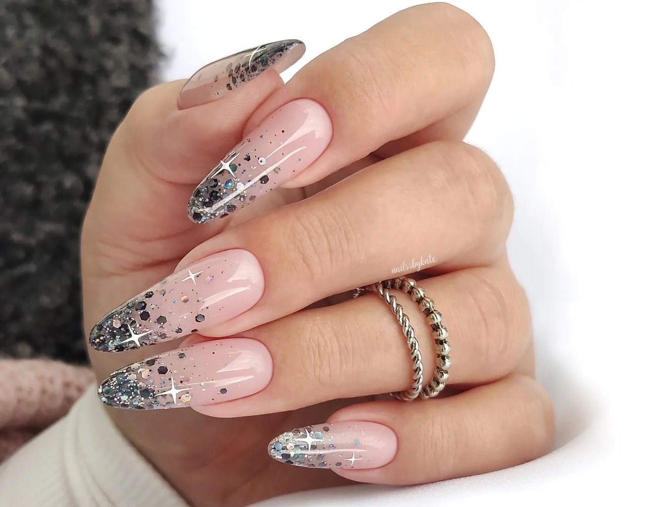 Unhas decoradas para mulheres de + 50 anos 