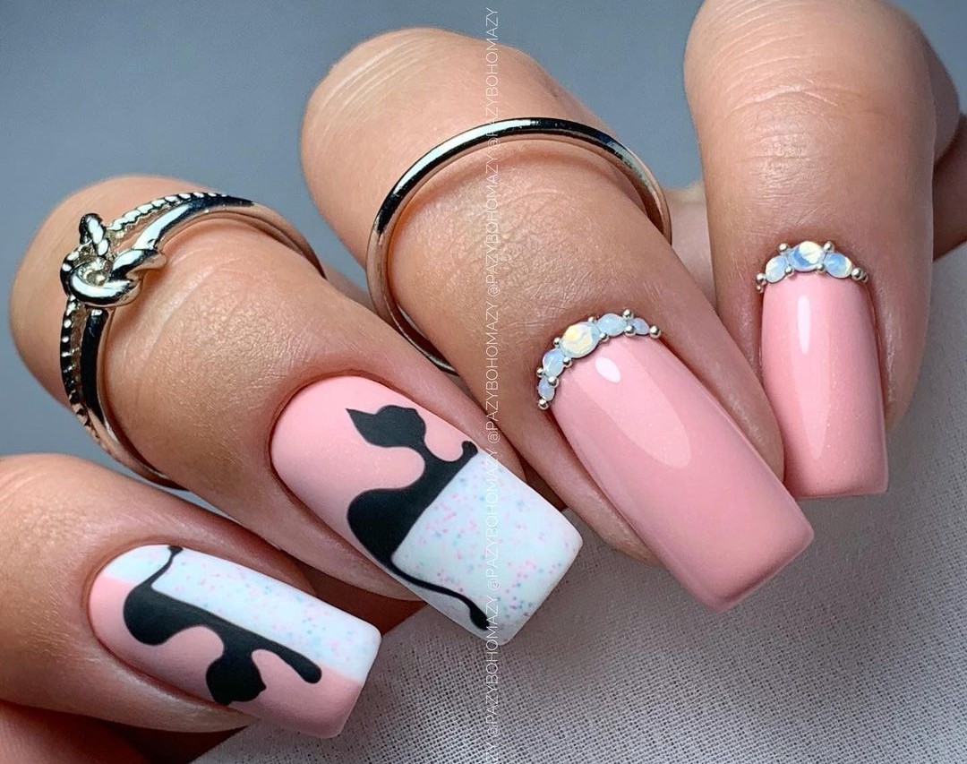 Unhas decoradas com gatinhos