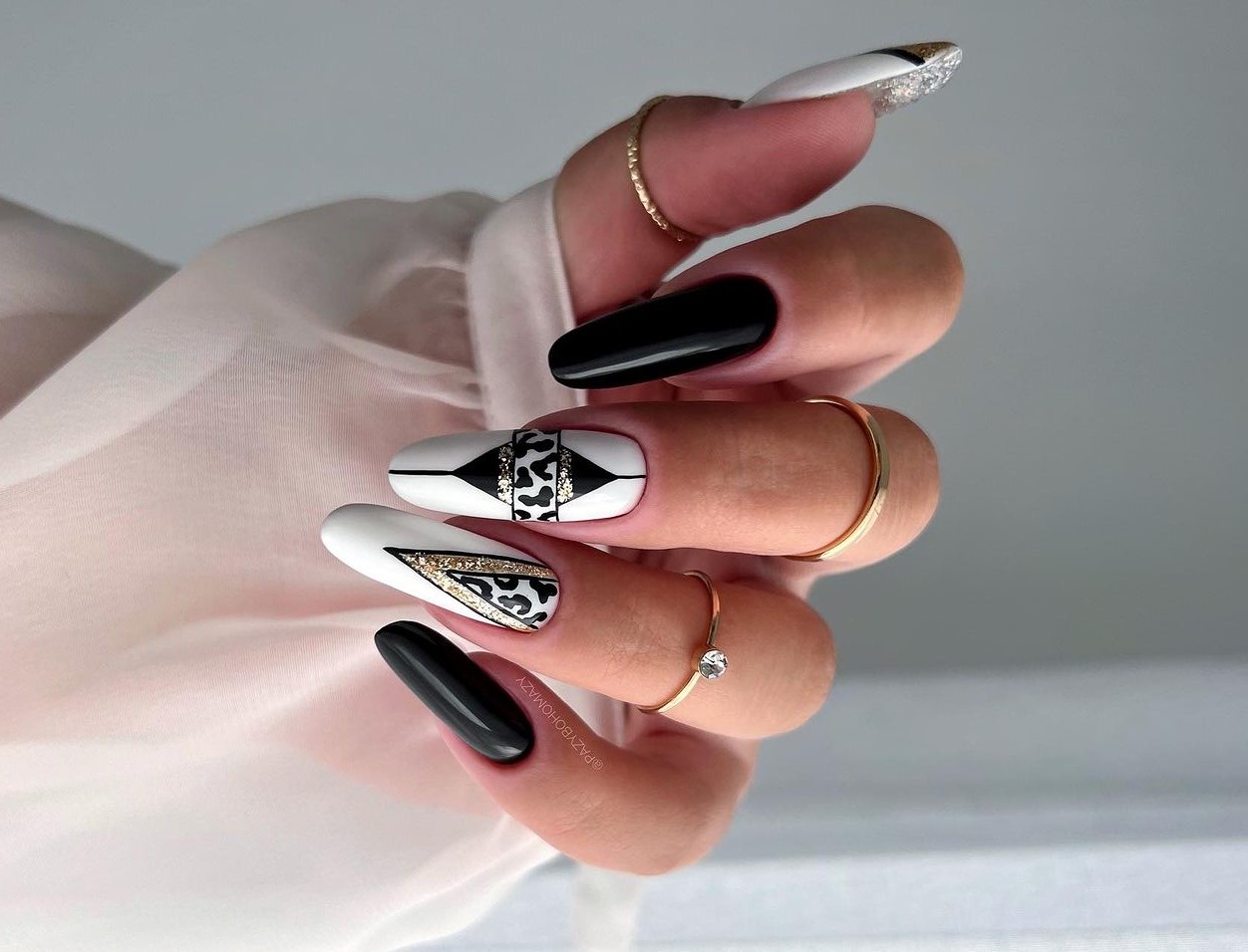 Unhas Decoradas preto e branco 