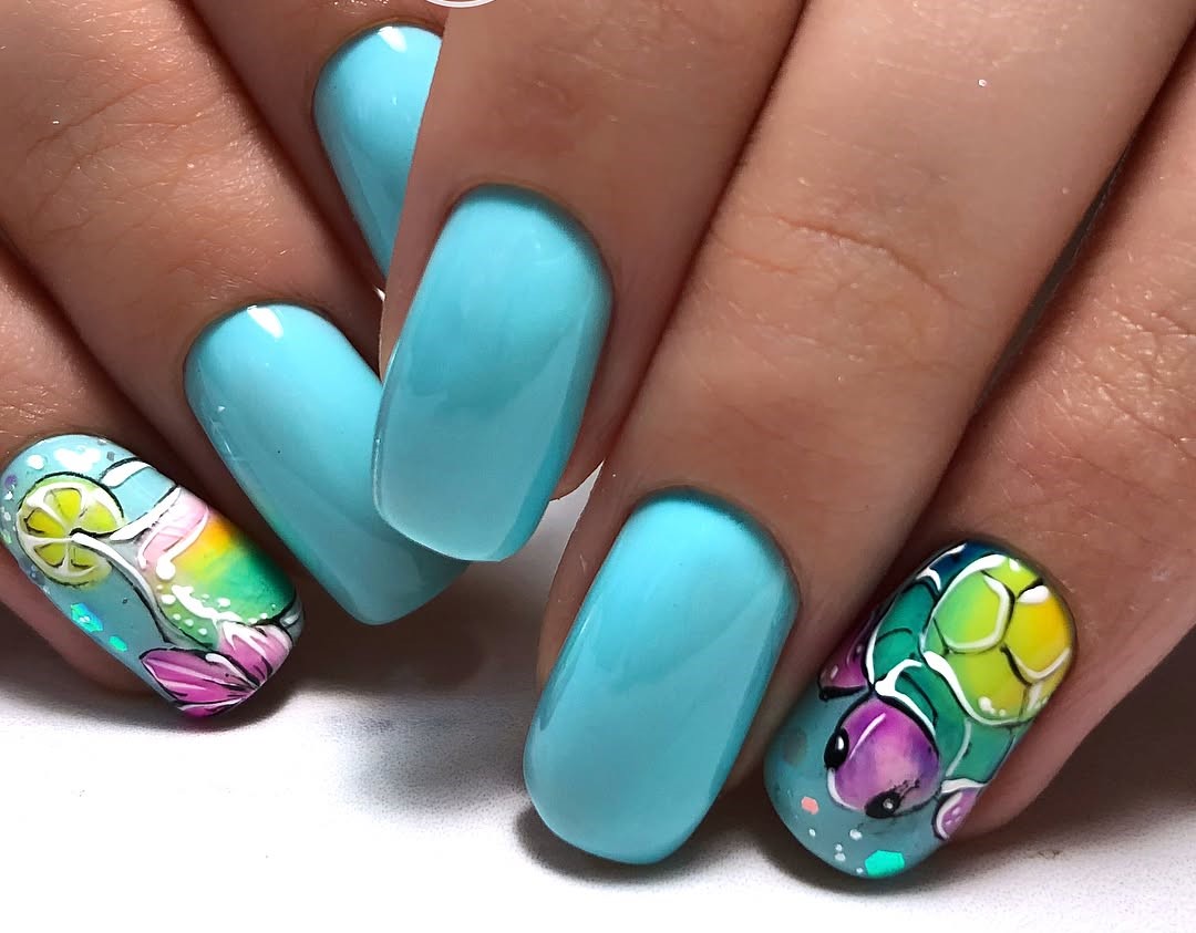 Unhas decoradas com tema de tartaruga 