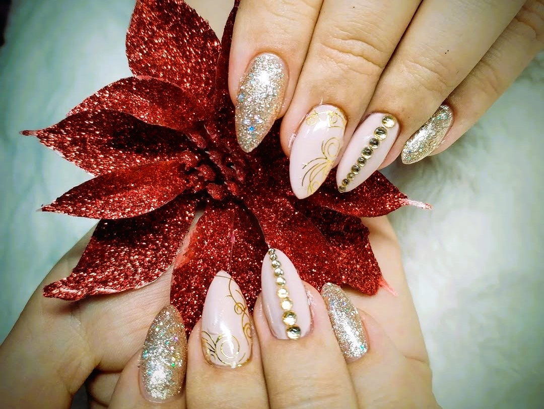 Unhas Douradas para o Reveillon