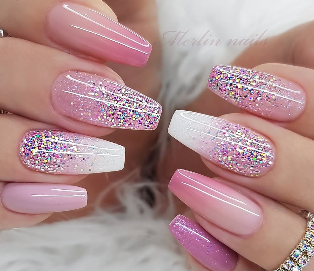 Unhas decoradas para curtir o bloquinho de Carnaval 