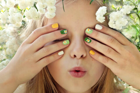 Unhas de carnaval para criança: inspire-se com 7 ideias