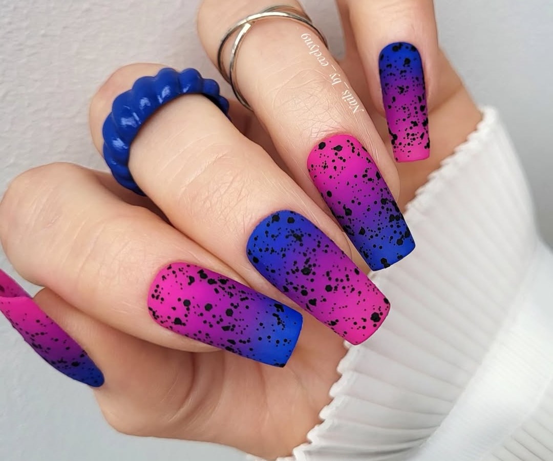 Unhas Decoradas para o Carnaval degradê 