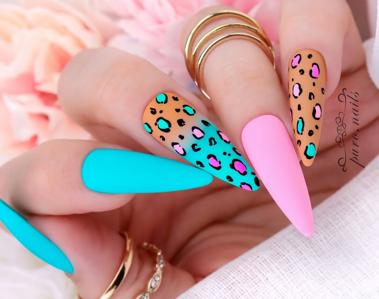 Unhas Decoradas para o Carnaval degradê 