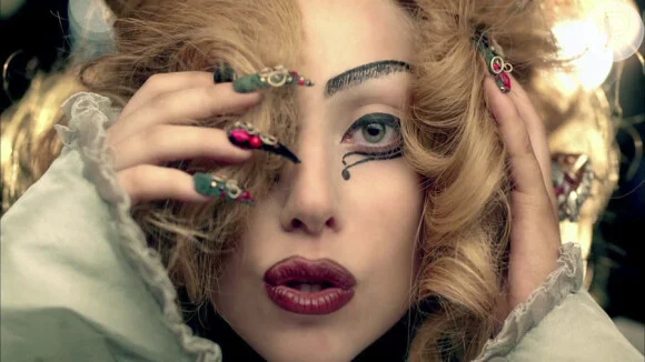 Unhas para show da Lady Gaga
