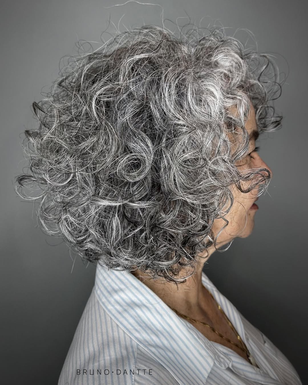 Corte Chanel para Senhoras de 60 Anos