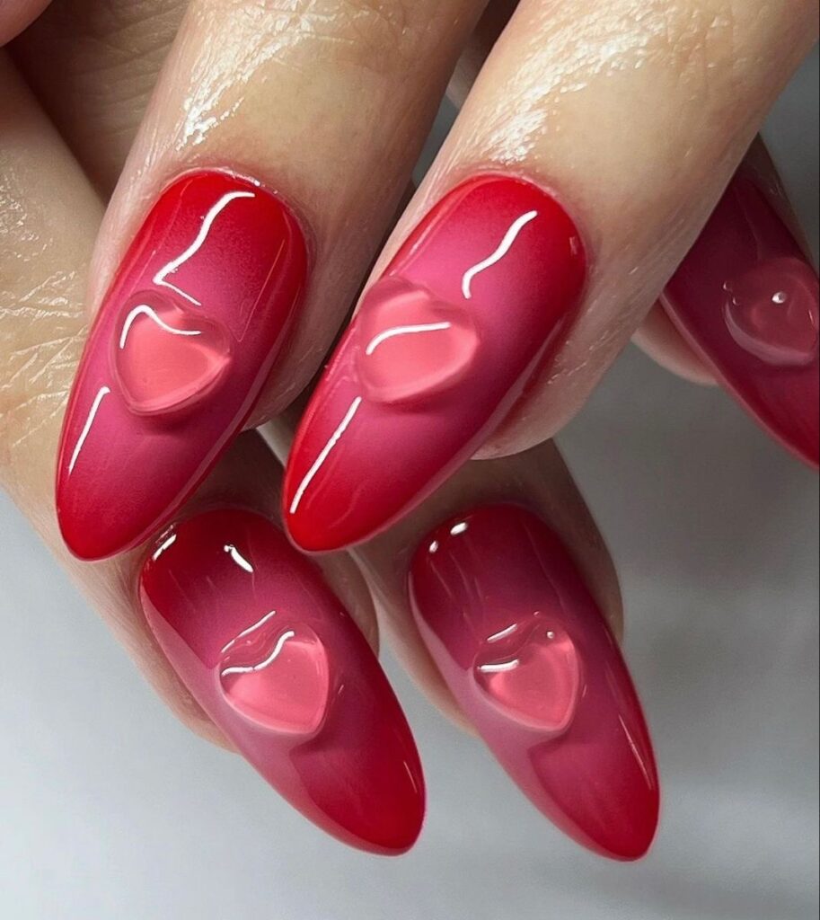 Unhas vermelhas decoradas para o Dia dos Namorados