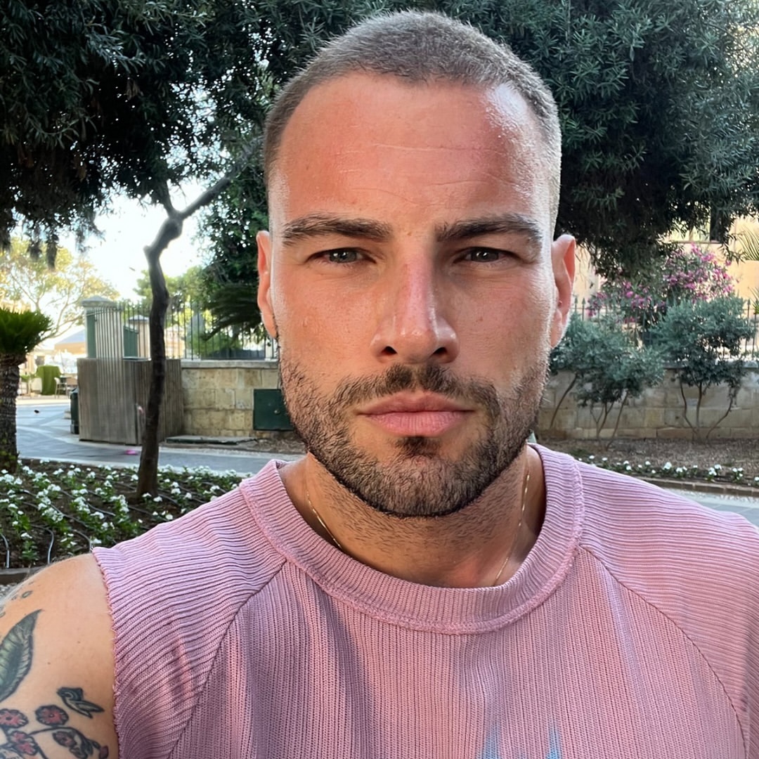 Corte de cabelo masculino liso Buzz Cut 