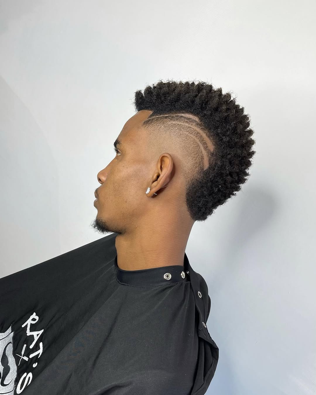 Corte Moicano Masculino