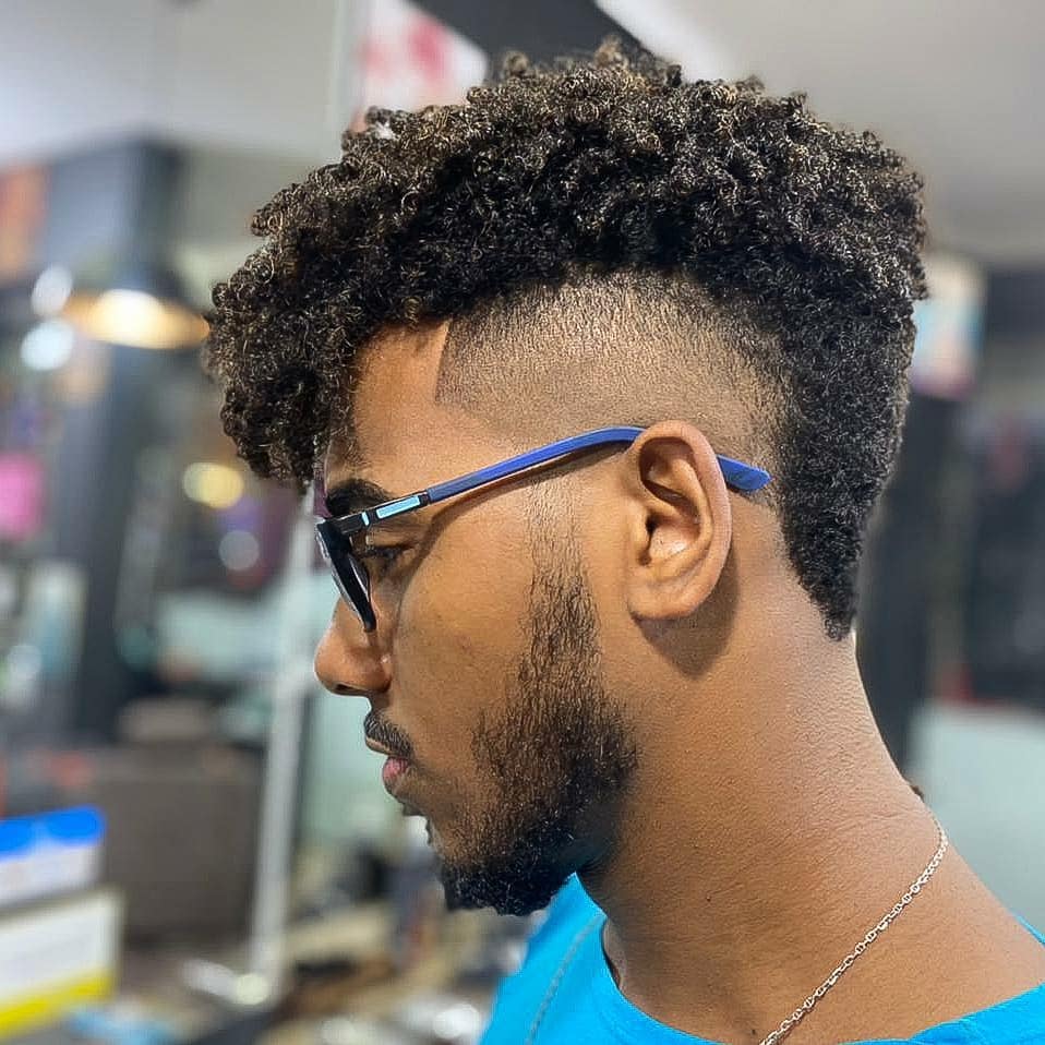 Corte Moicano Masculino 
