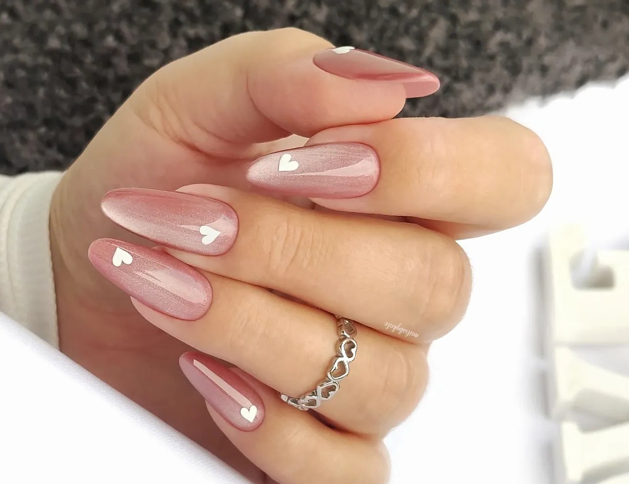 Unhas fáceis e rápidas para o Dia dos Namorados  Minimalista 