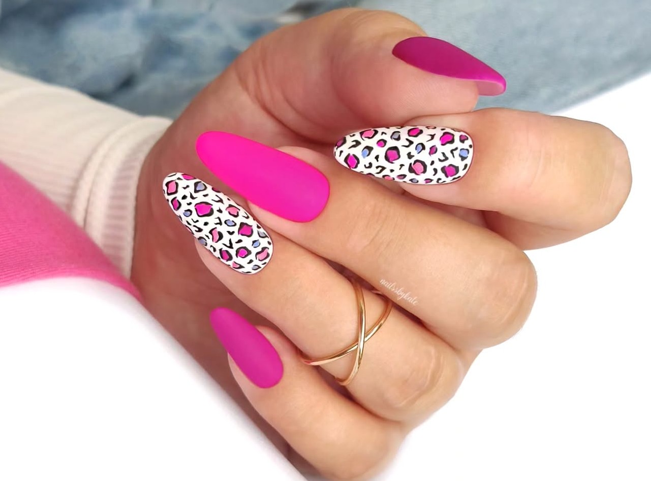 Cores de esmalte para encontro romântico Show da Banda favorita 