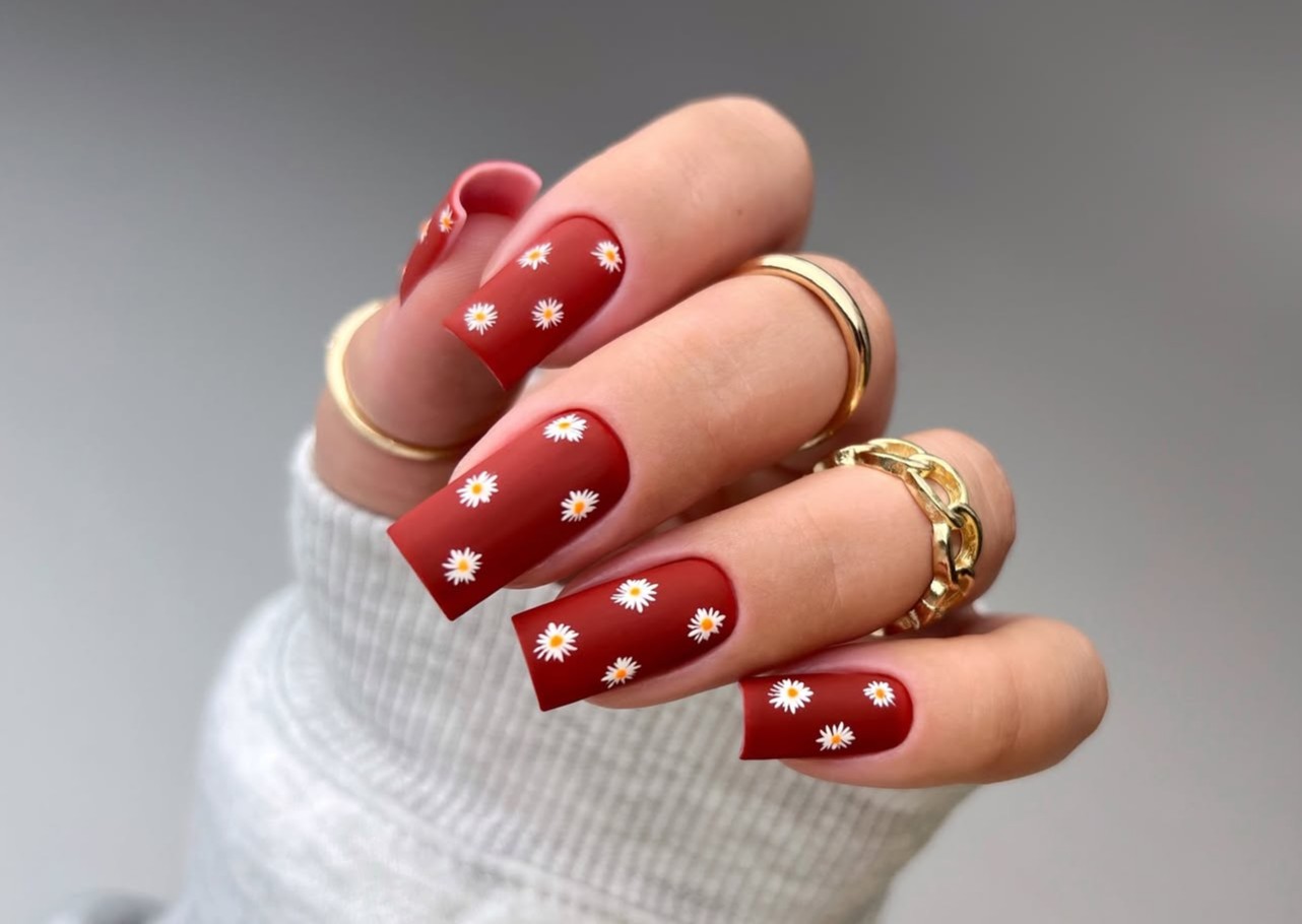 Unhas minimalistas e elegantes para o Dia dos Namorados Flor 
